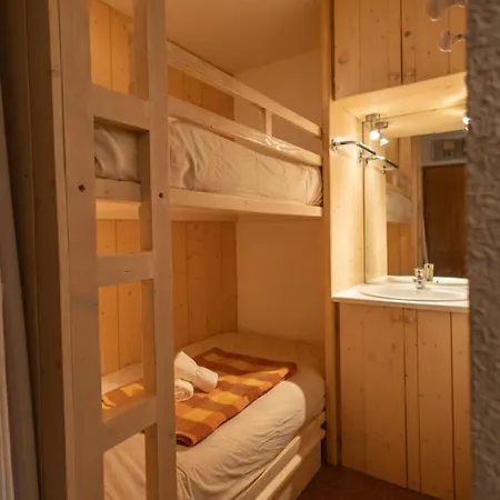 Pour 6 Personnes Au Pied Des Pistes Apartment Les Allues